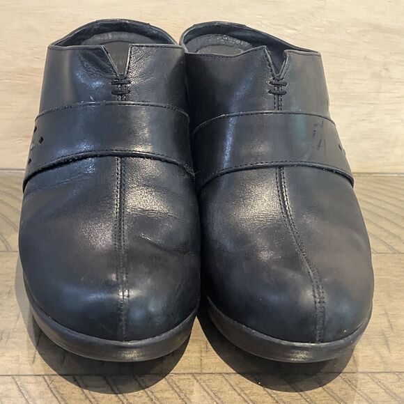Dansko Leather Wedge Studded Black Mule Clog nursing slip on Size 7.5-8 EU38 - Picture 2 of 8